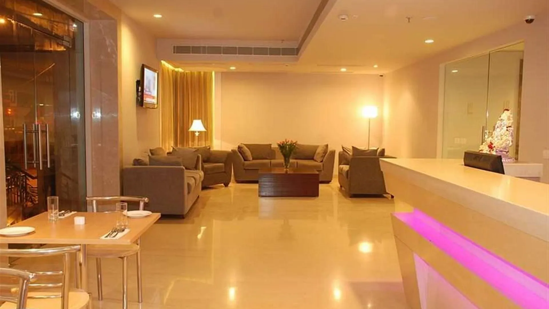 Sarovar Portico Naraina, Hotel New Delhi 3*,