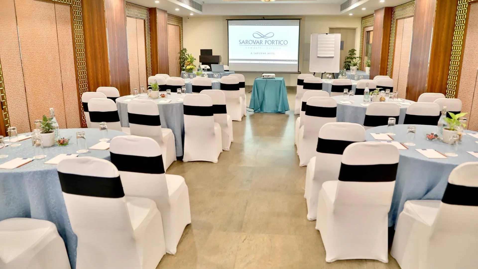 Sarovar Portico Naraina, Hotel New Delhi India