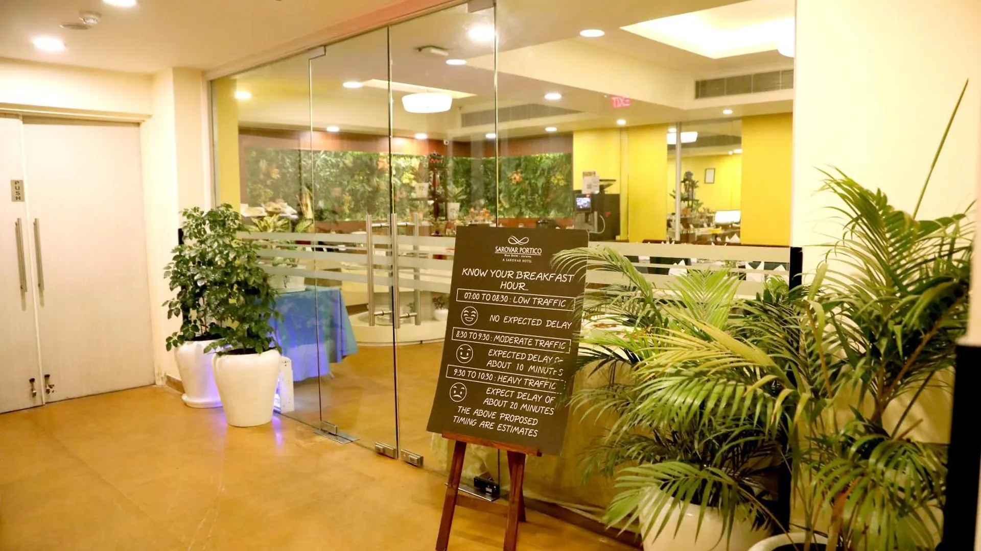 Sarovar Portico Naraina, Hotel New Delhi 3*,  India